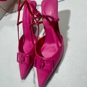Zara Fuchsia Pointed-Toe Slingback Pumps with Buckle. Never worn.